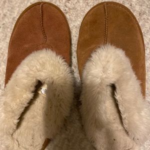 Comfy fuzzy slippers